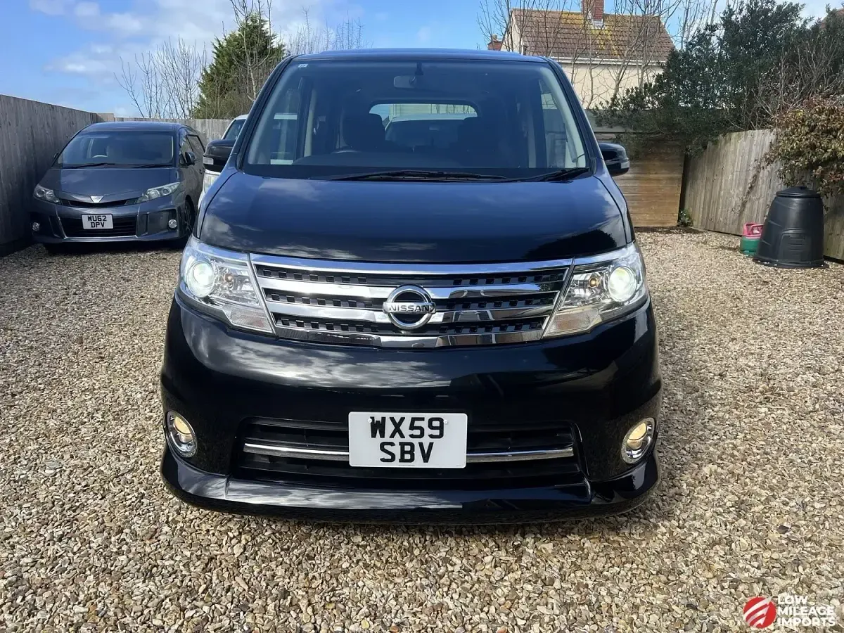 Used Nissan Serena 2010 Black MPV