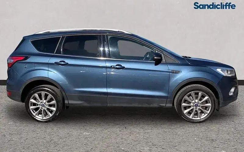 Używany Ford Kuga Titanium 182 KM (133 kW) 2019 Niebieski SUV