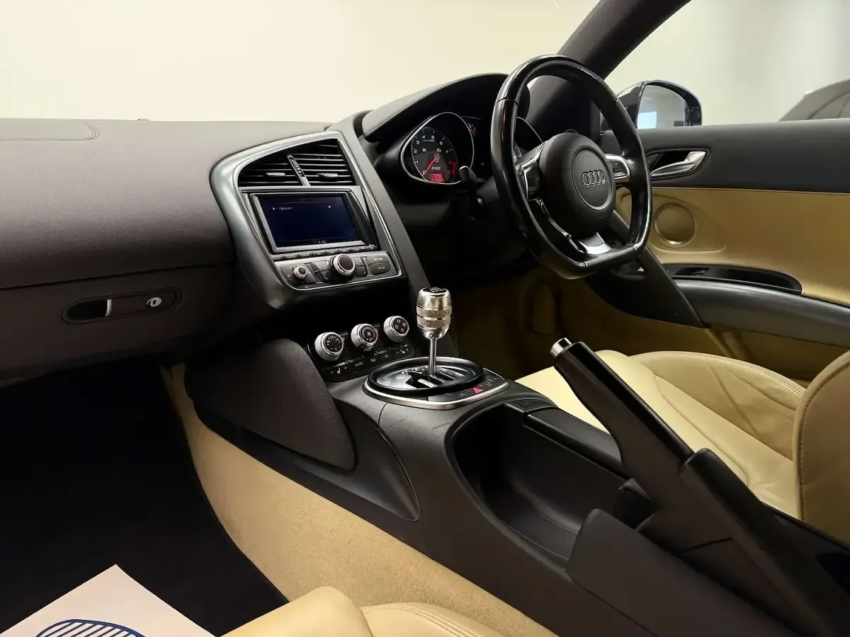 Begagnad Audi R8 Coupé Comfort 420 HK (308 kW) 2007 Svart Sportkupé