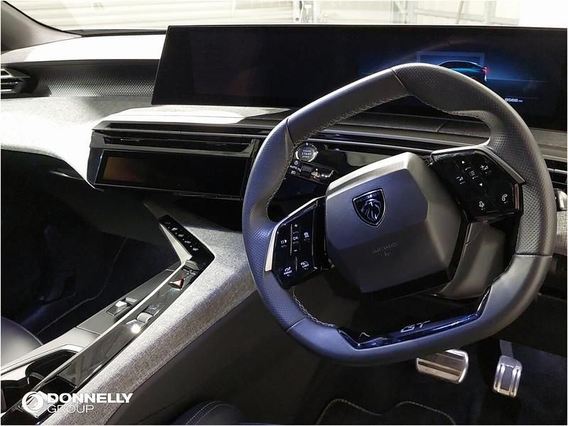 Used Peugeot e-3008 GT 152 kW (207 HP) 2025 Grey SUV