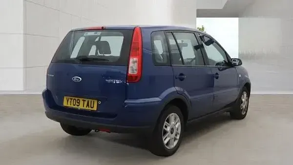 Used Ford Fusion Zetec 80 HP (58 kW) 2009 Blue Hatchback