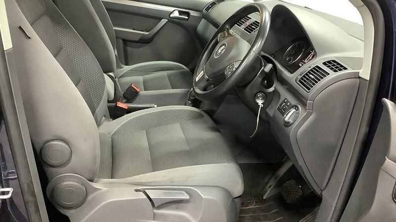 Used VW Touran SE 105 HP (77 kW) 2015 Blue MPV