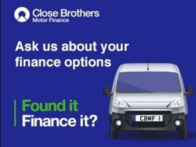 White Used 2021 Renault Master Business Van | £13,999 (Fair price) - Image 1/2