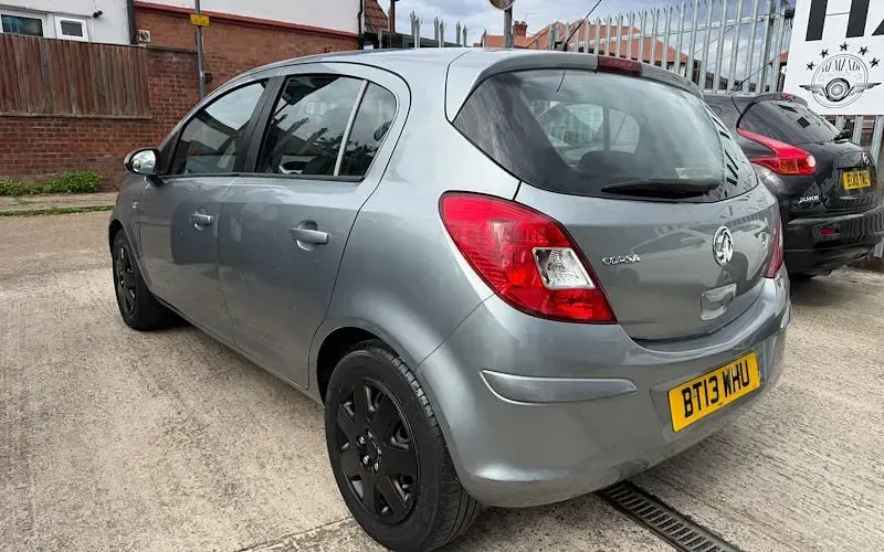 Used Vauxhall Corsa 86 HP (63 kW) 2013 Silver Hatchback