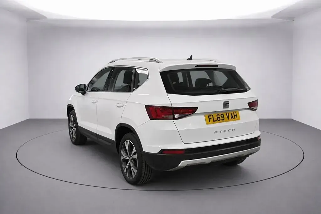 Begagnad Seat Ateca Ecomotive 115 HK (84 kW) 2020 Vit SUV