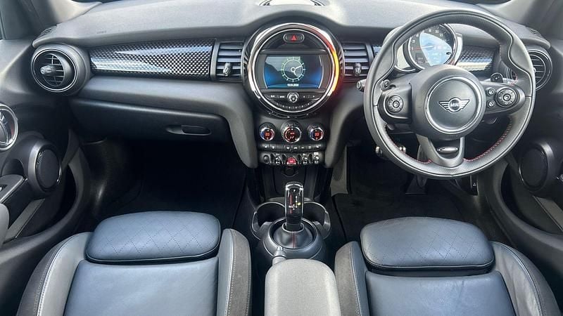 Begagnad Mini Cooper S Sport 189 HK (139 kW) 2020 Silver Halvkombi