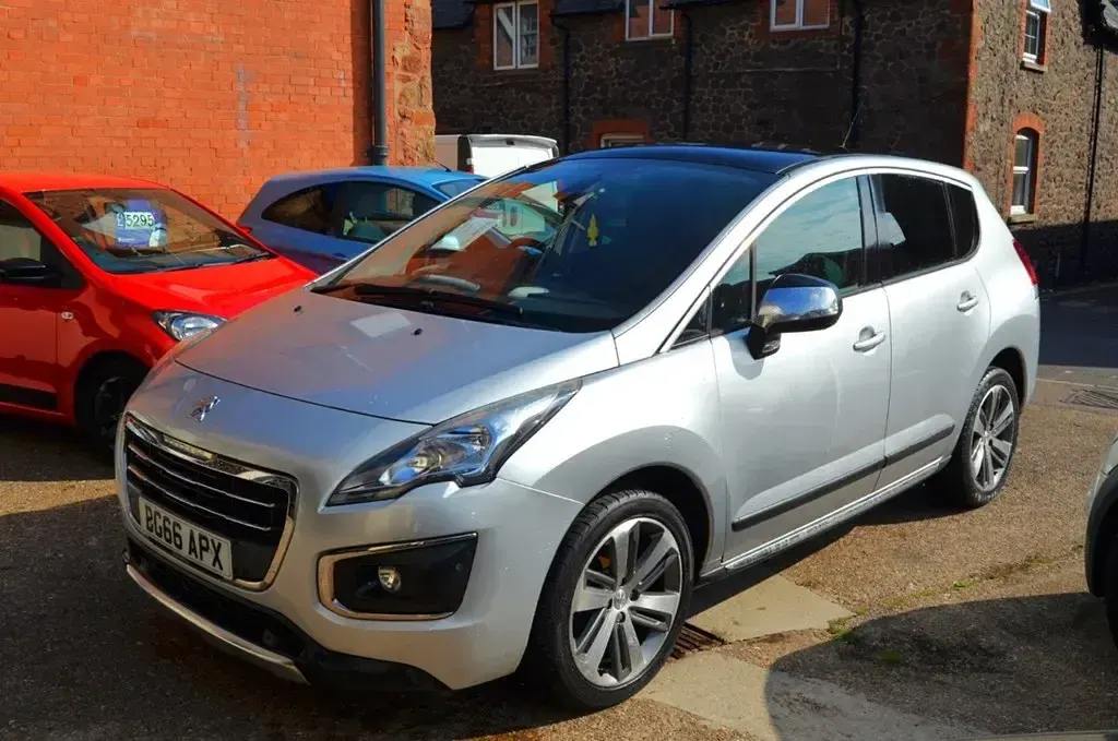 Used Peugeot 3008 Allure 2016 Silver Hatchback