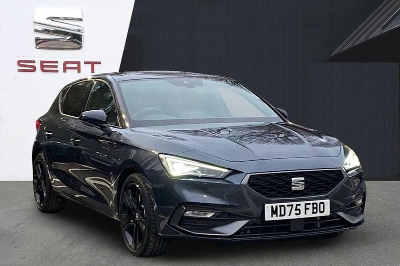 Grey New 2025 Seat Leon Black Edition Hatchback | £23,898 (Fair price) - Image 1/4