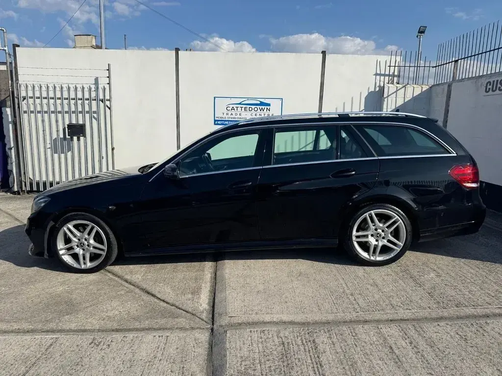 Used Mercedes E300 AMG line 2014 Black Estate