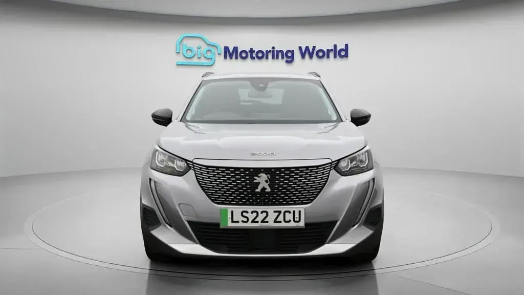 Used Peugeot e-2008 Allure Premium 100 kW (136 HP) 2022 SUV