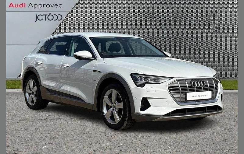 White Used 2020 Audi e-tron Advanced SUV | £23,595 (Fair price) - Image 1/4