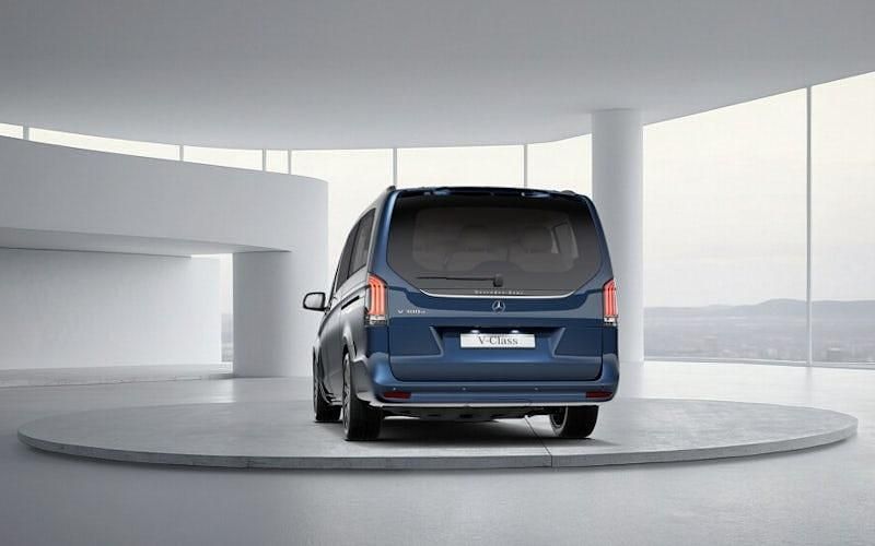 New Mercedes V300 Premium 237 HP (174 kW) 2025 MPV