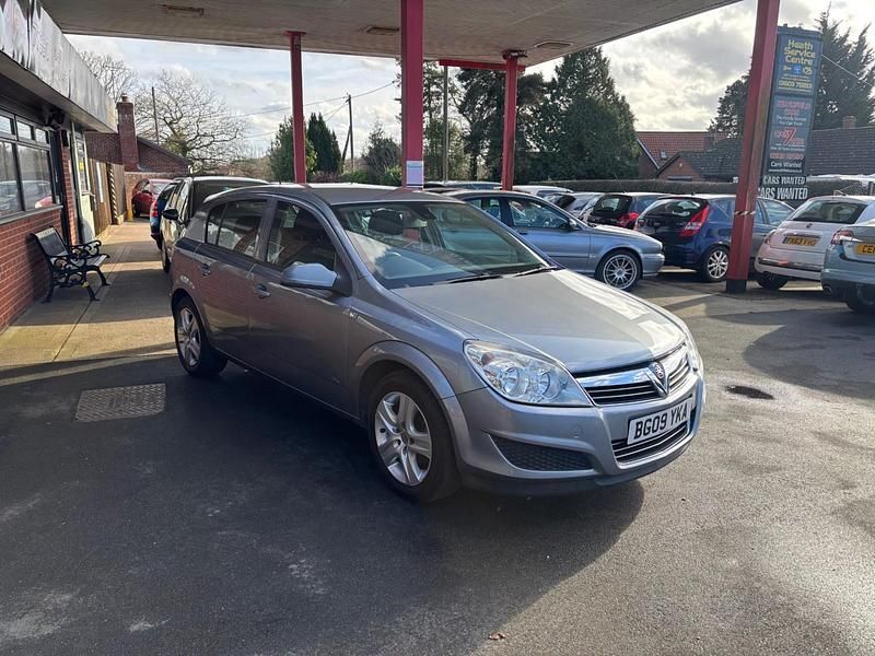 Used Vauxhall Astra Active 2009 Silver Hatchback