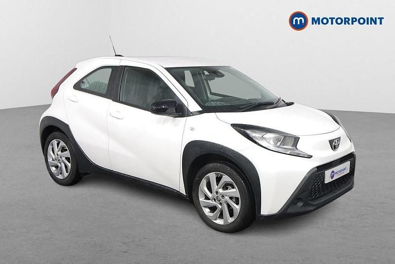 Used Toyota Aygo X PURE 2022 White SUV