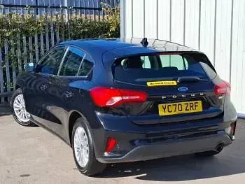 Usado Ford Focus Titanium 125 CV (91 kW) 2020 Negro Utilitario