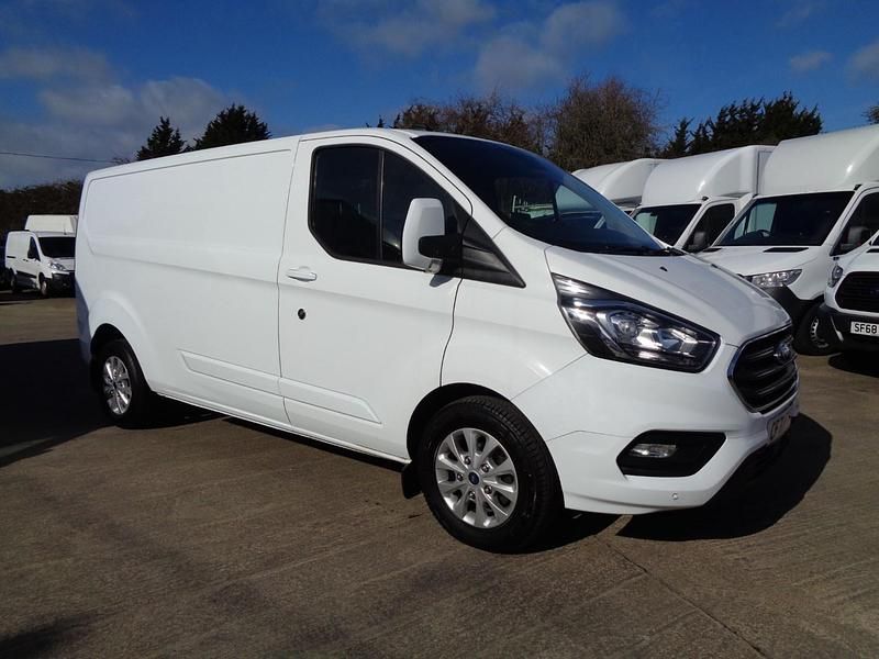 Used Ford Transit Custom Limited 130 HP (95 kW) 2021 White Van
