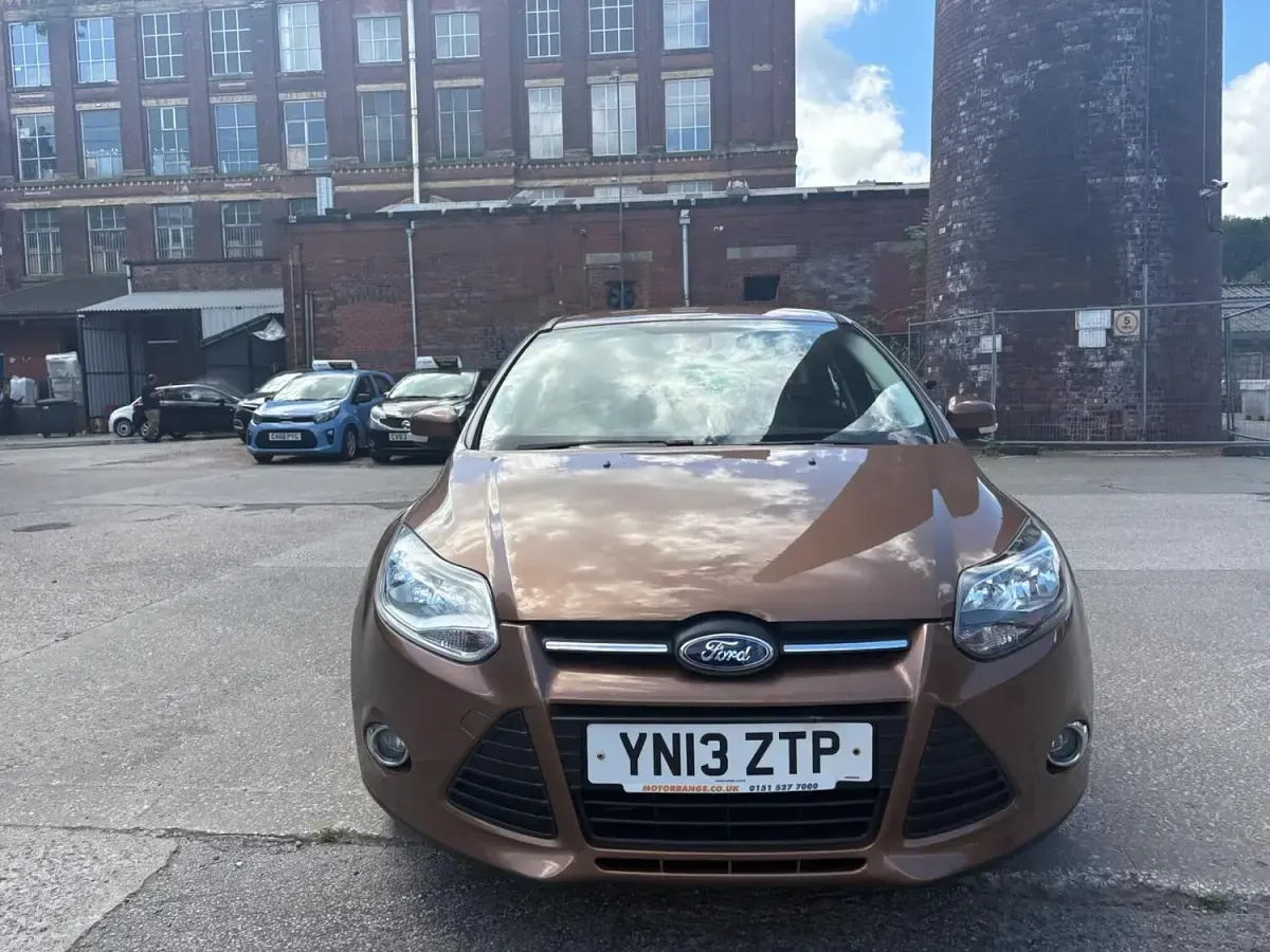 Used Ford Focus Zetec 2013 Brown Hatchback