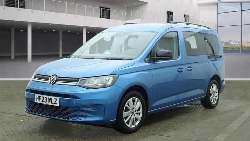 Used VW Caddy Maxi S 114 HP (83 kW) 2023 Blue MPV