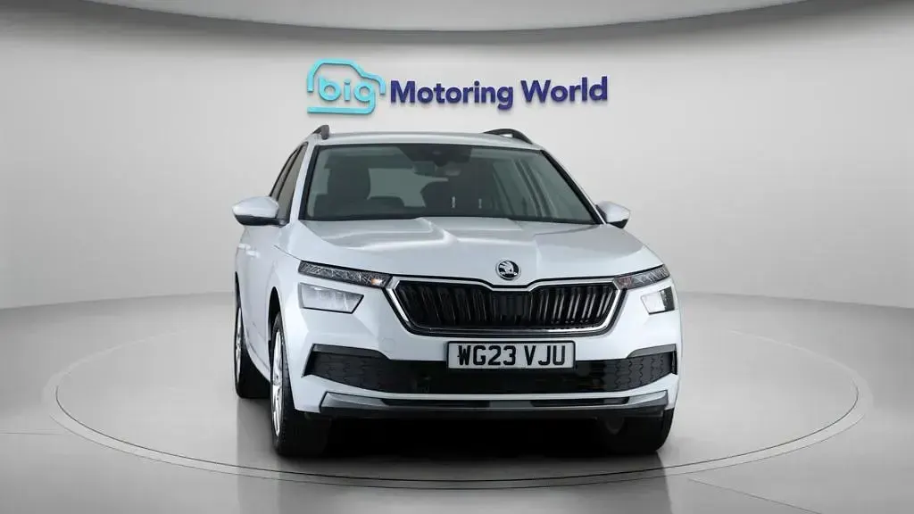Used Skoda Kamiq SE Drive 95 HP (69 kW) 2023 White SUV