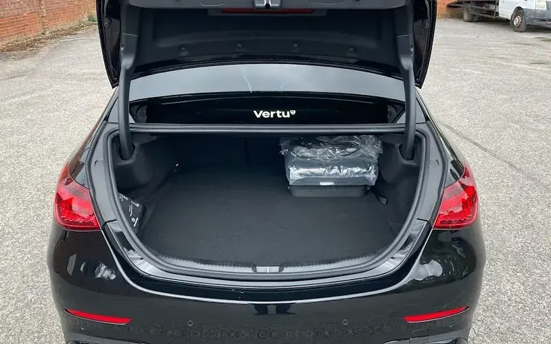 New Mercedes C300e Urban 313 HP (230 kW) 2025 Black Sedan