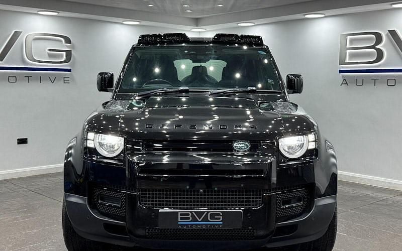 Used Land Rover Defender S 250 HP (183 kW) 2024 SUV