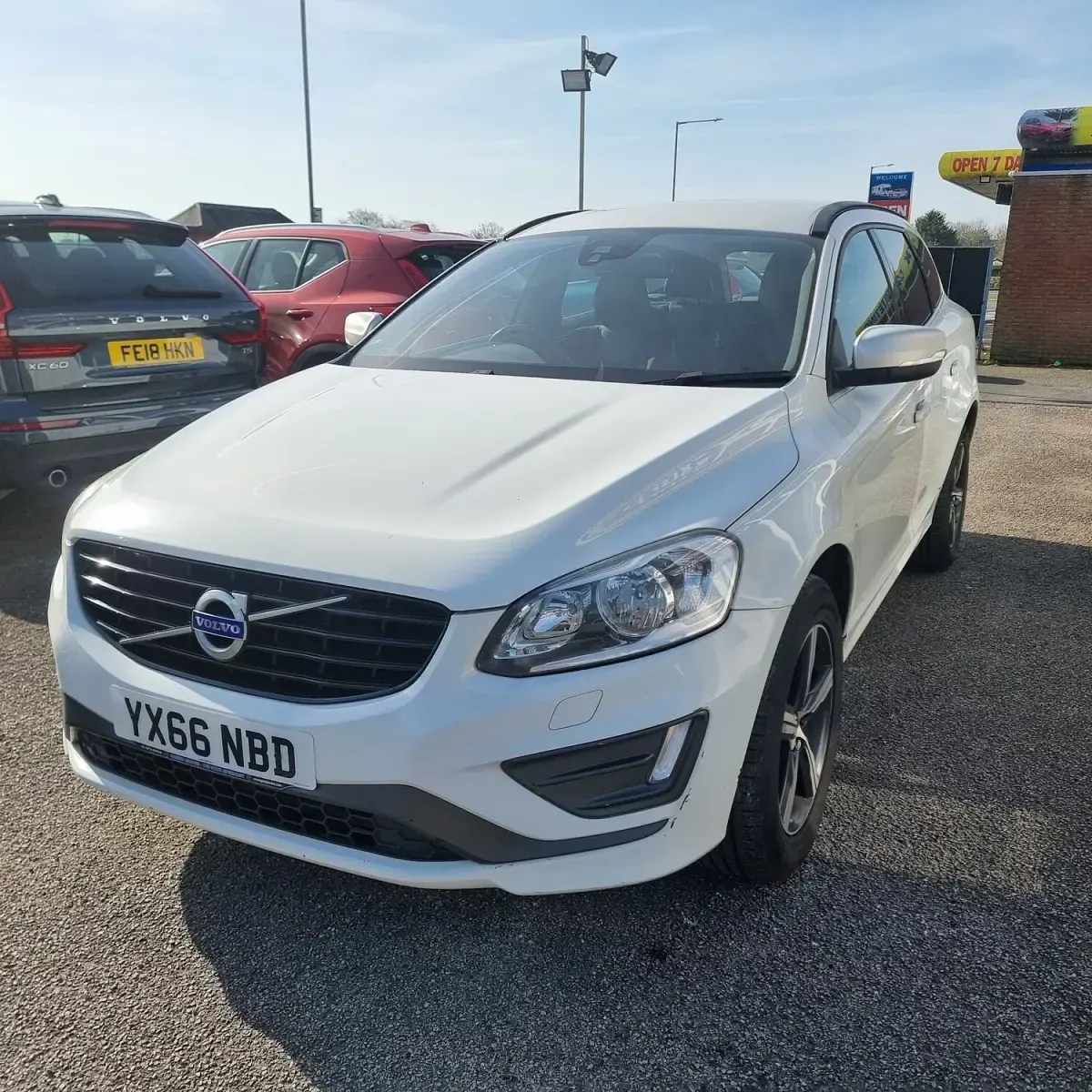 Used Volvo XC60 R-Design 220 HP (161 kW) 2016 White SUV
