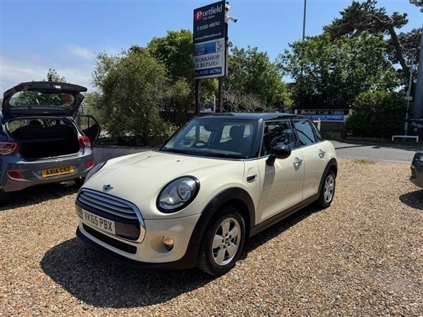 White with dark interior trim Used 2015 Mini Cooper Hatch Hatchback | £6,790 (Fair price) - Image 1/1