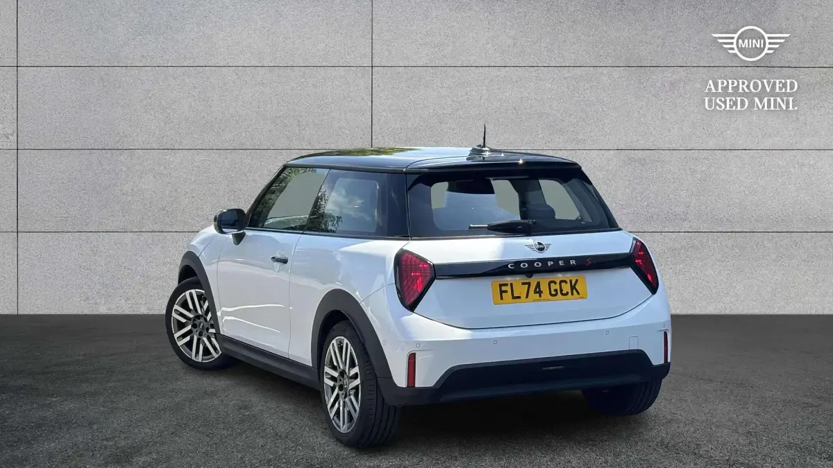 Used Mini Cooper S Hatch 201 HP (147 kW) 2024 White Hatchback