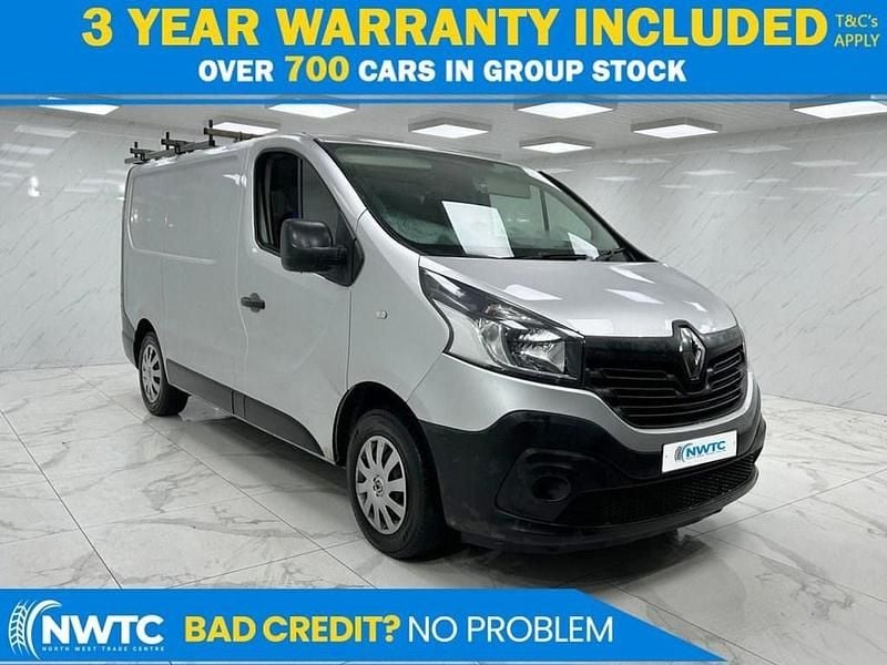 Silver Used 2015 Renault Trafic Business MPV | £5,995 (Fair price) - Image 1/4