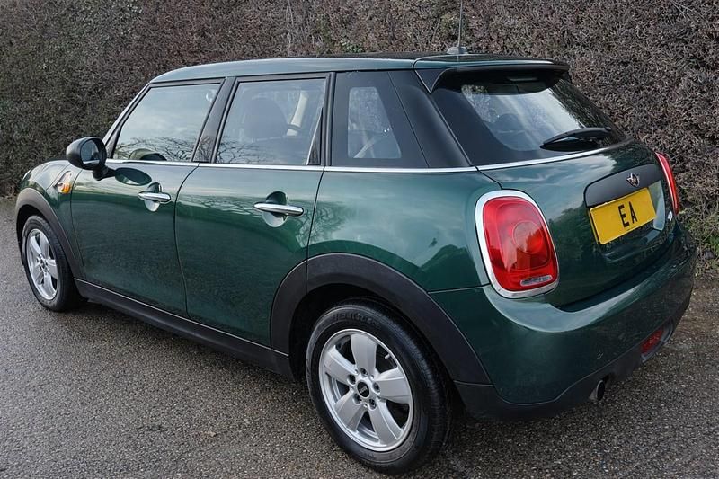 Used Mini ONE Hatch 102 HP (75 kW) 2017 Green Hatchback
