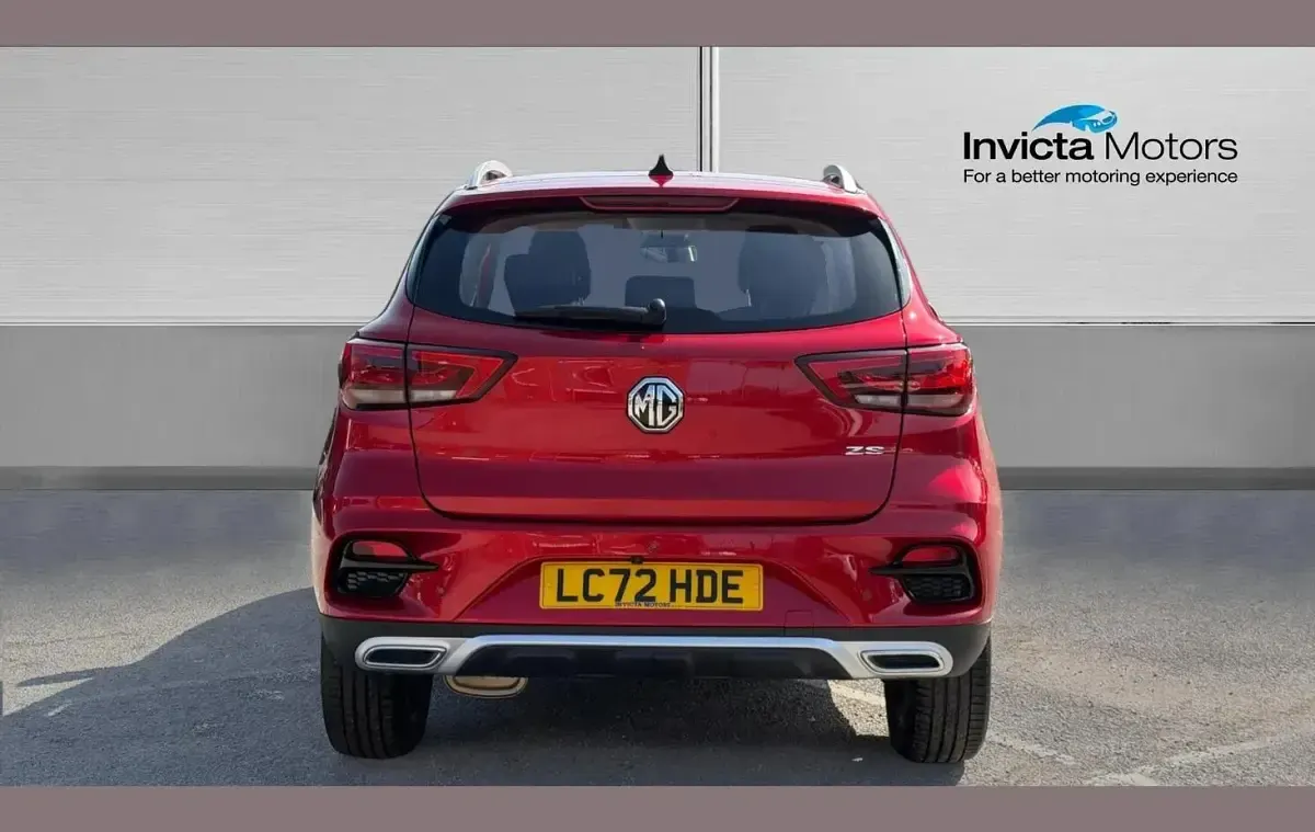 Używany MG ZS Exclusive 106 KM (77 kW) 2022 Czerwony SUV