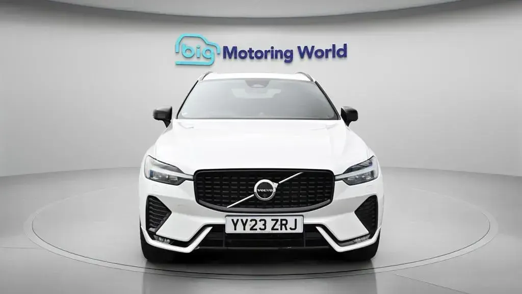 Used Volvo XC60 Ultimate 250 HP (183 kW) 2023 White SUV
