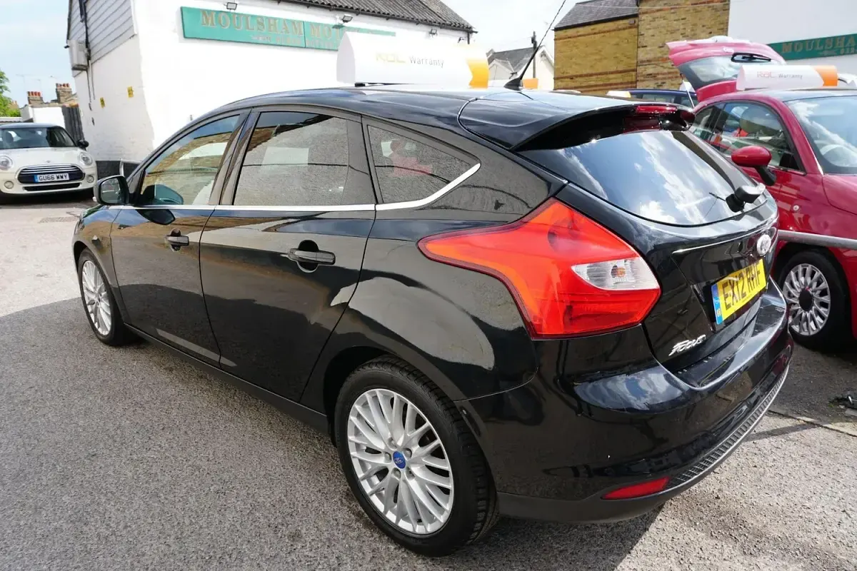 Used Ford Focus Zetec 115 HP (84 kW) 2012 Black Hatchback