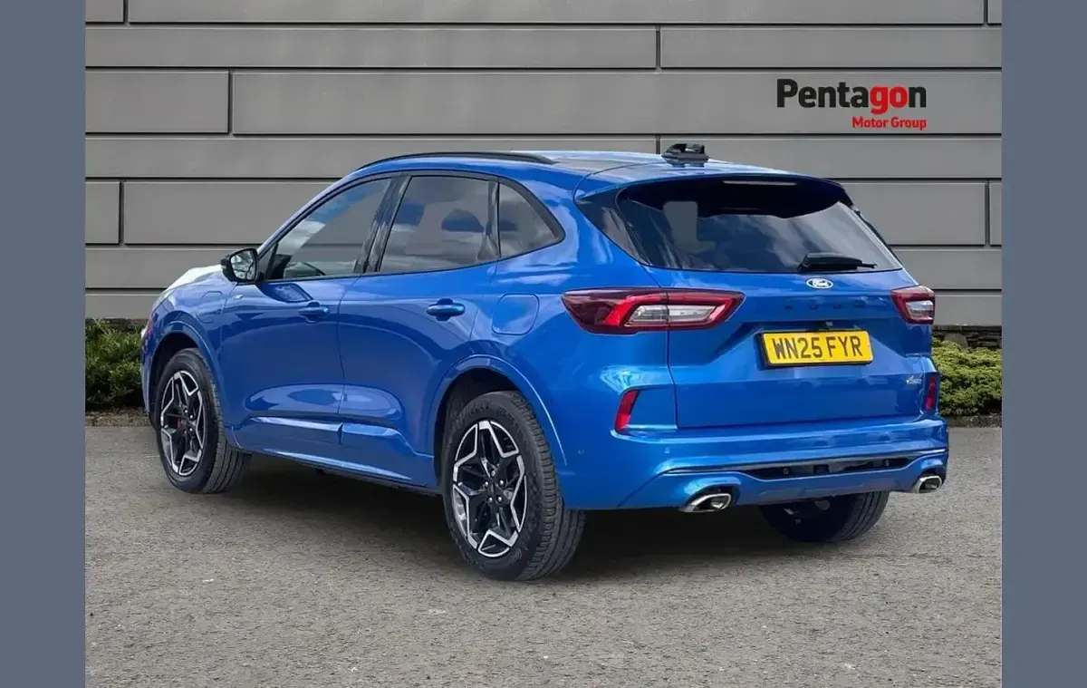 Second-hand Ford Kuga ST-Line X 239 CP (175 kW) 2025 Albastru SUV