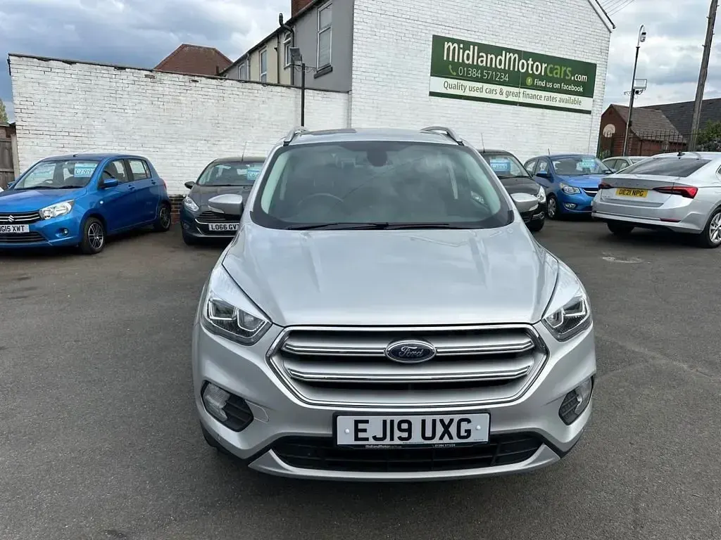 Usado Ford Kuga Titanium 120 CV (88 kW) 2019 Plateado SUV