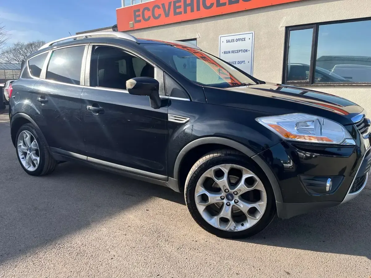 Usado Ford Kuga Titanium 163 CV (119 kW) 2011 Negro SUV