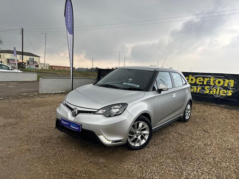 Usado MG MG3 106 HP (77 kW) 2018 Prateado Citadino