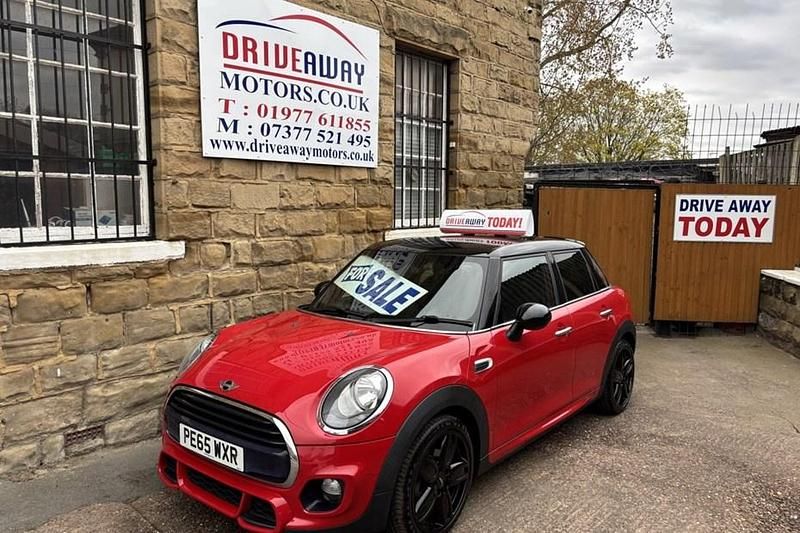Usado Mini Cooper Hatch 136 HP (100 kW) 2015 Vermelho Citadino