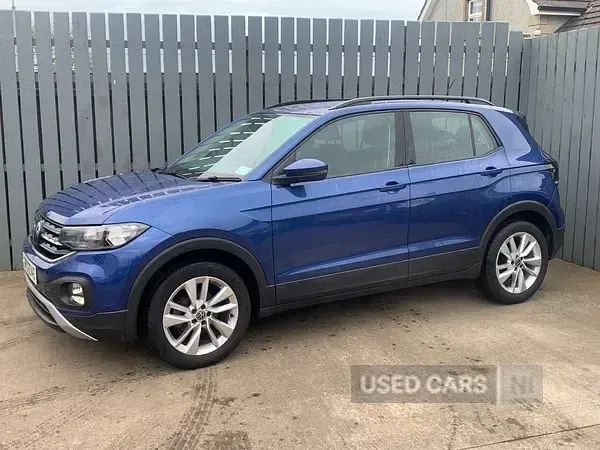 Usado VW T-Cross SE 95 HP (69 kW) 2023 Azul SUV