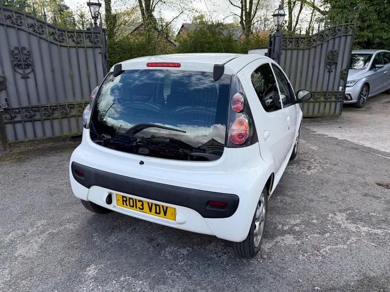 Used Citroën C1 VTR Sport 68 HP (50 kW) 2013 White Hatchback