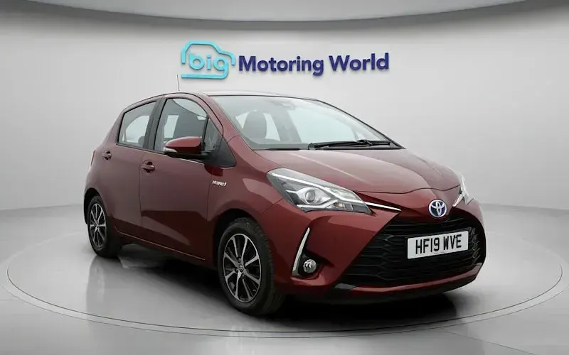 Used Toyota Yaris Hybrid 101 HP (74 kW) 2019 Hatchback