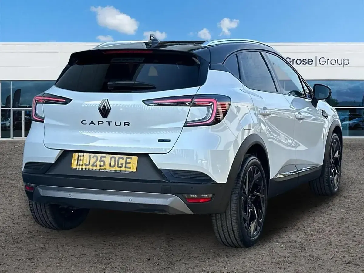 Used Renault Captur Esprit Alpine 140 HP (102 kW) 2025 White SUV