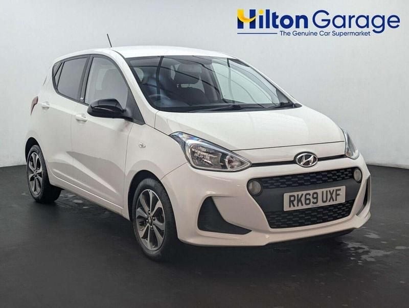 Used Hyundai i10 67 HP (49 kW) 2019 White Hatchback