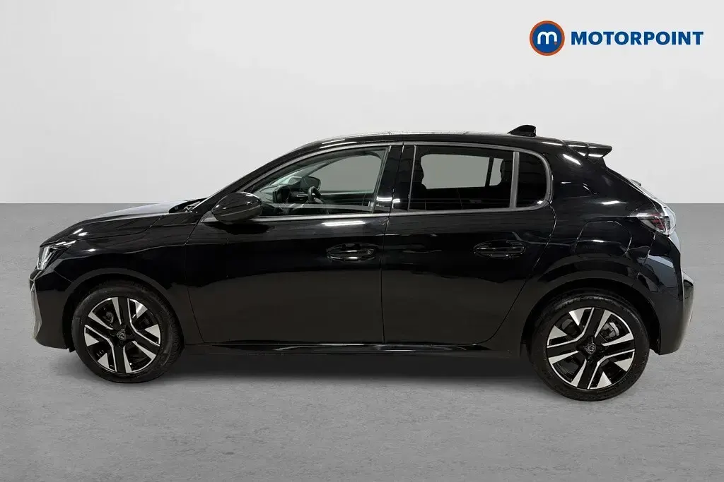 Usado Peugeot 208 Allure 101 CV (74 kW) 2025 Negro Utilitario
