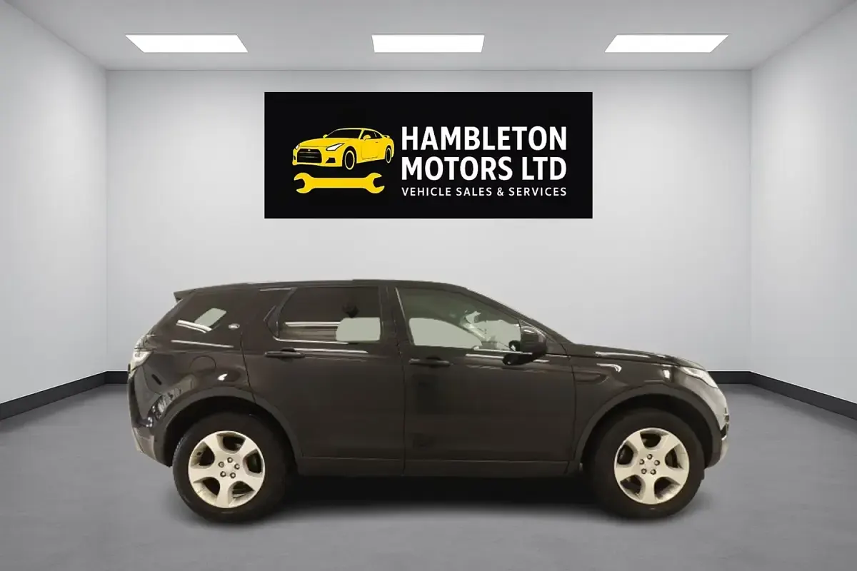 Used Land Rover Discovery Sport Pure 150 HP (110 kW) 2017 Black SUV
