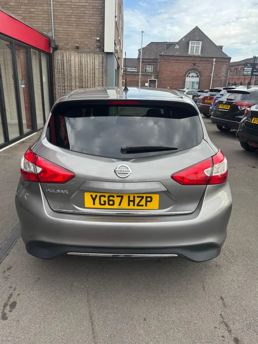 Used Nissan Pulsar Tekna 110 HP (80 kW) 2017 Grey Hatchback