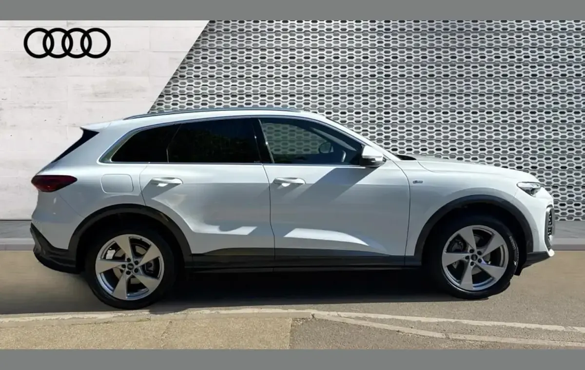 Used Audi Q5 S-Line 268 HP (197 kW) 2025 White SUV