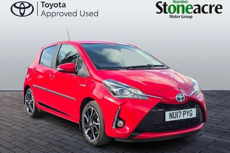 Used Toyota Yaris Hybrid Design 2017