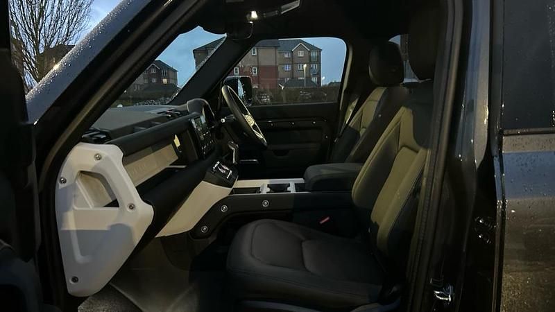 New Land Rover Defender SE Dynamic 350 HP (257 kW) 2025 Grey SUV