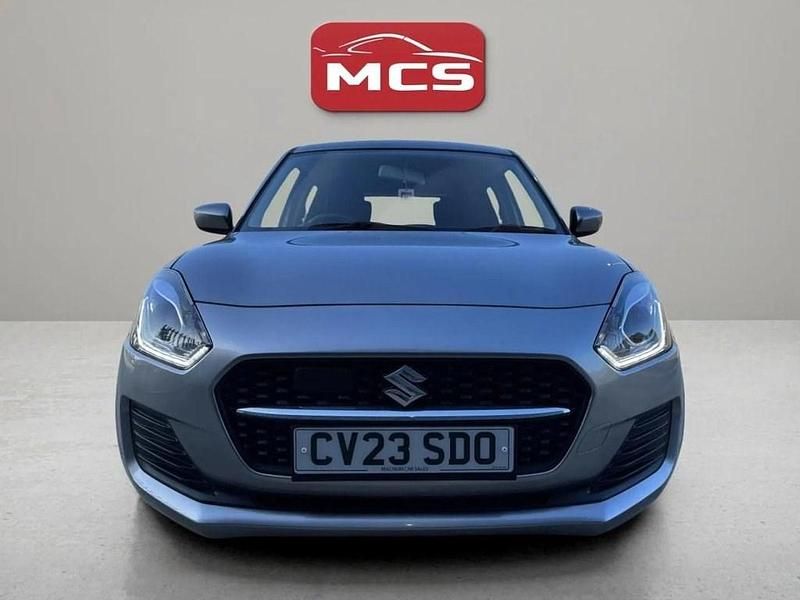 Usado Suzuki Swift SZ-L 83 HP (61 kW) 2023 Prateado Citadino